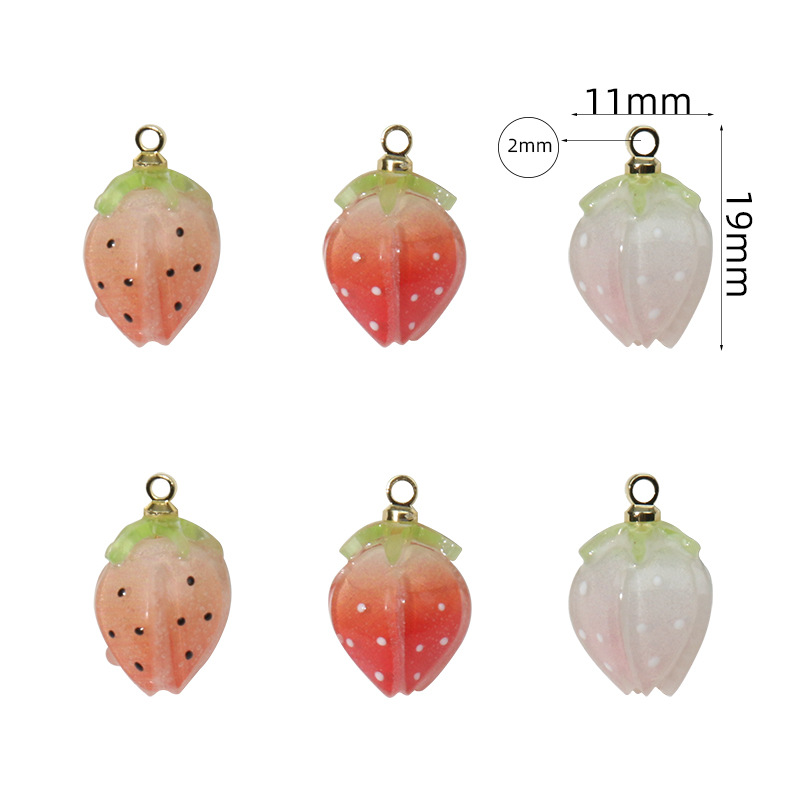 2g Weight 1 Piece 11 * 19mm Resin Strawberry Pendant