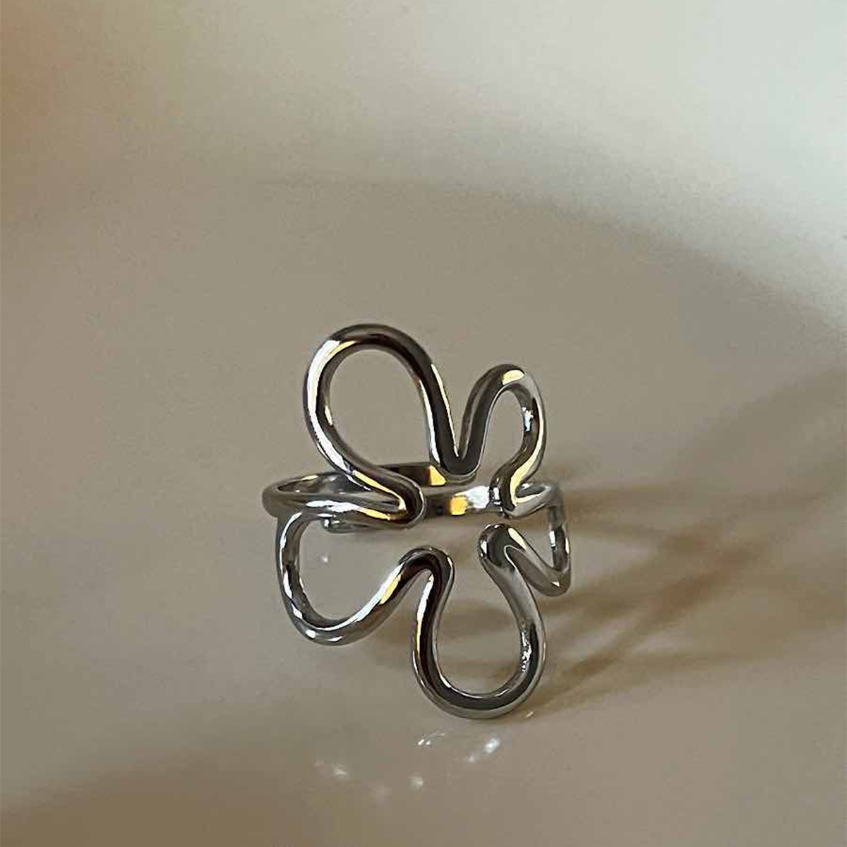 Hollow Flower Open Fashion Simple Versatile Index Finger Unique Niche Design Sense Ring_voghion.com