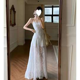 2026新款薄荷绿无袖吊带连衣裙女夏季海边度假风穿搭收腰绝美长裙