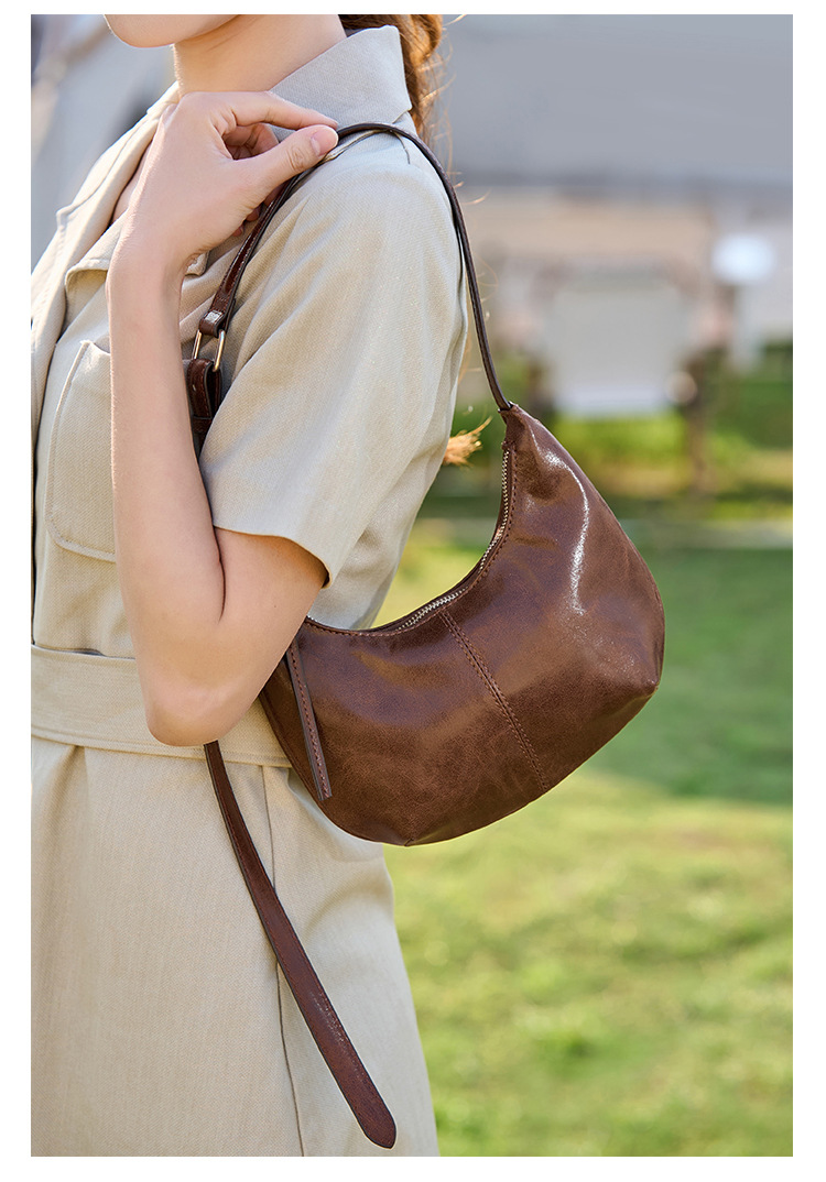 Sac à bandoulière rétro tendance pour femme, design de niche, simple et polyvalent, idéal pour les déplacements quotidiens_voghion.com