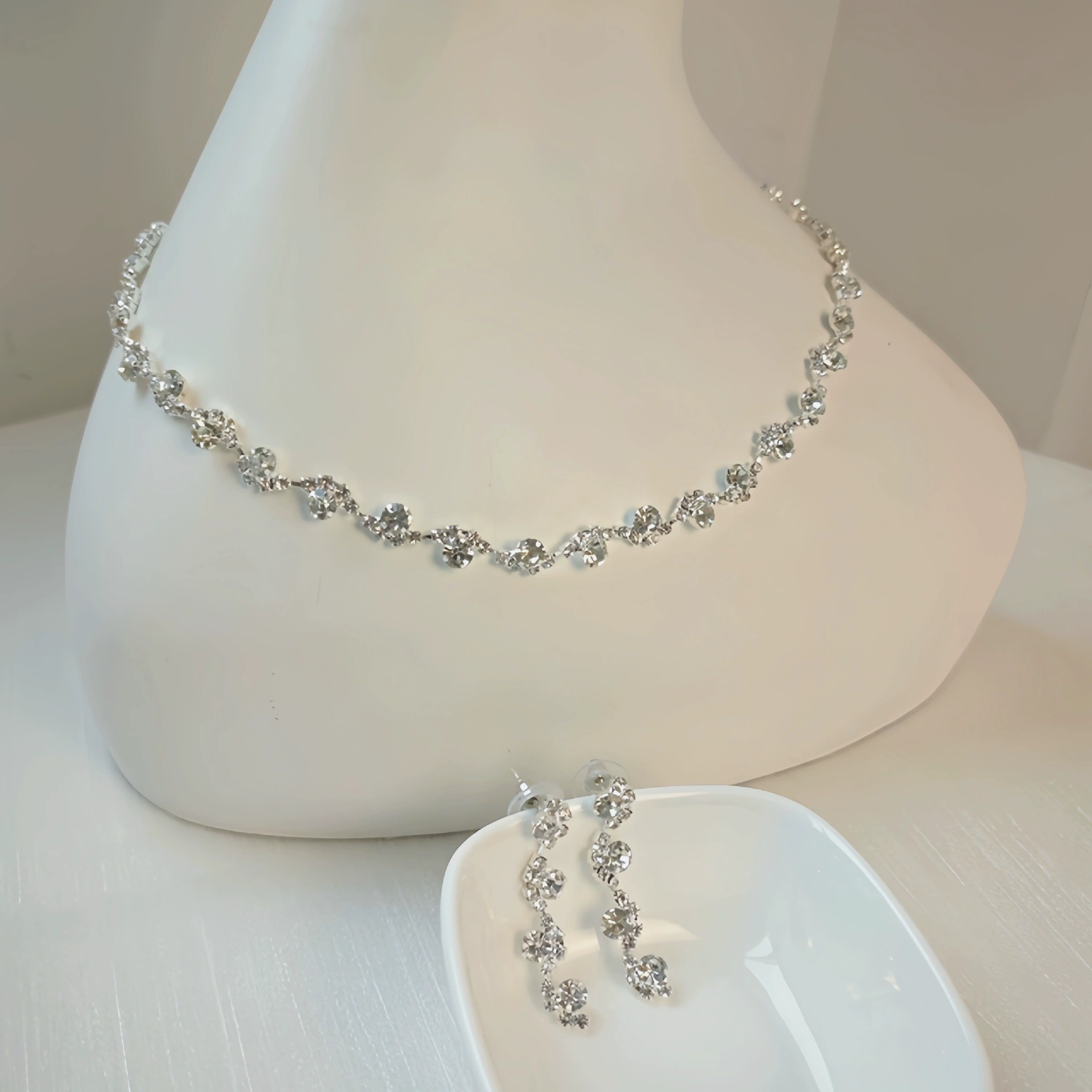 Европейский и американский трансграничный темперамент принцесса 2 комплекта многоцветное ожерелье серьги модные минималистские дикие ключицы ожерелье