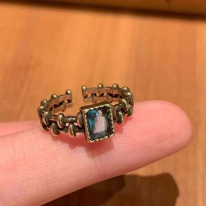 Bronze square ring