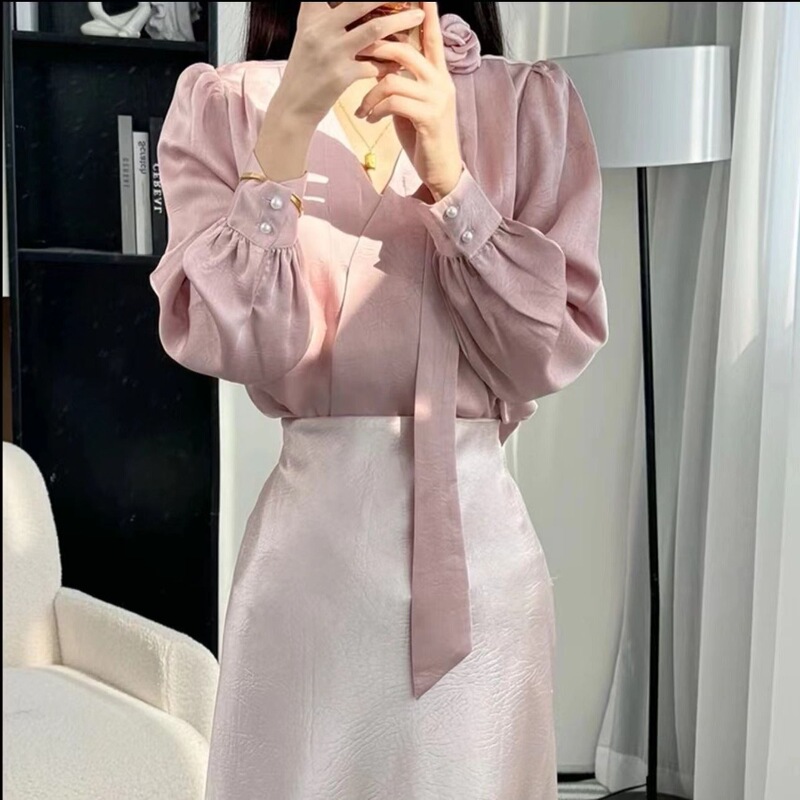 Acetate Satin Rose Corsage Ribbon Shirt for Women 2025 Spring New Style Professional Workwear French Style Elegant Collar Top