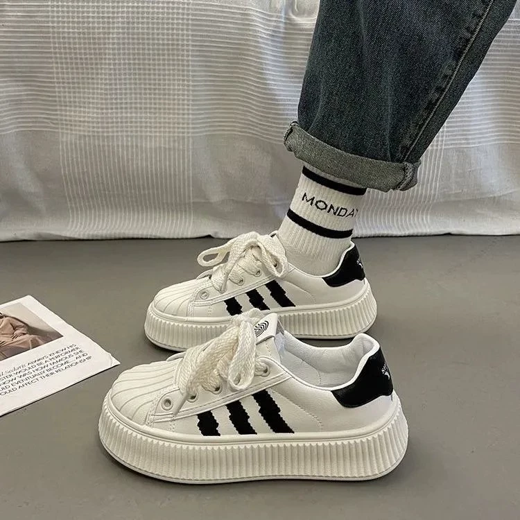 2024 новые кроссовки с толстой подошвкой увеличенные кроссовки женские кексы