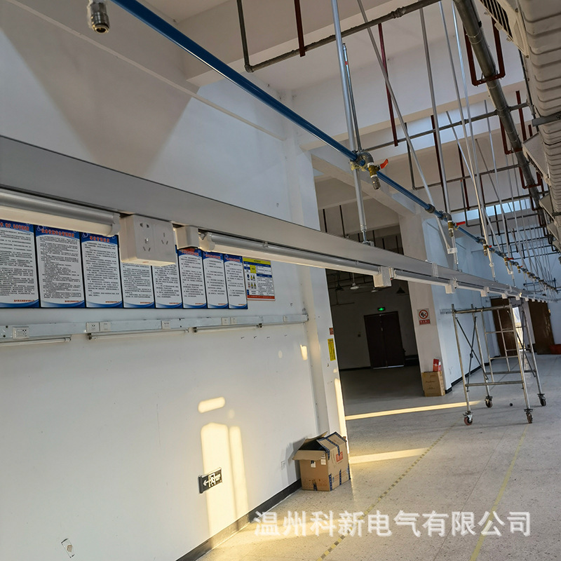 铝合金照明配电母线槽车间新型桥架灯服装鞋帽电子纺织机械桥架灯