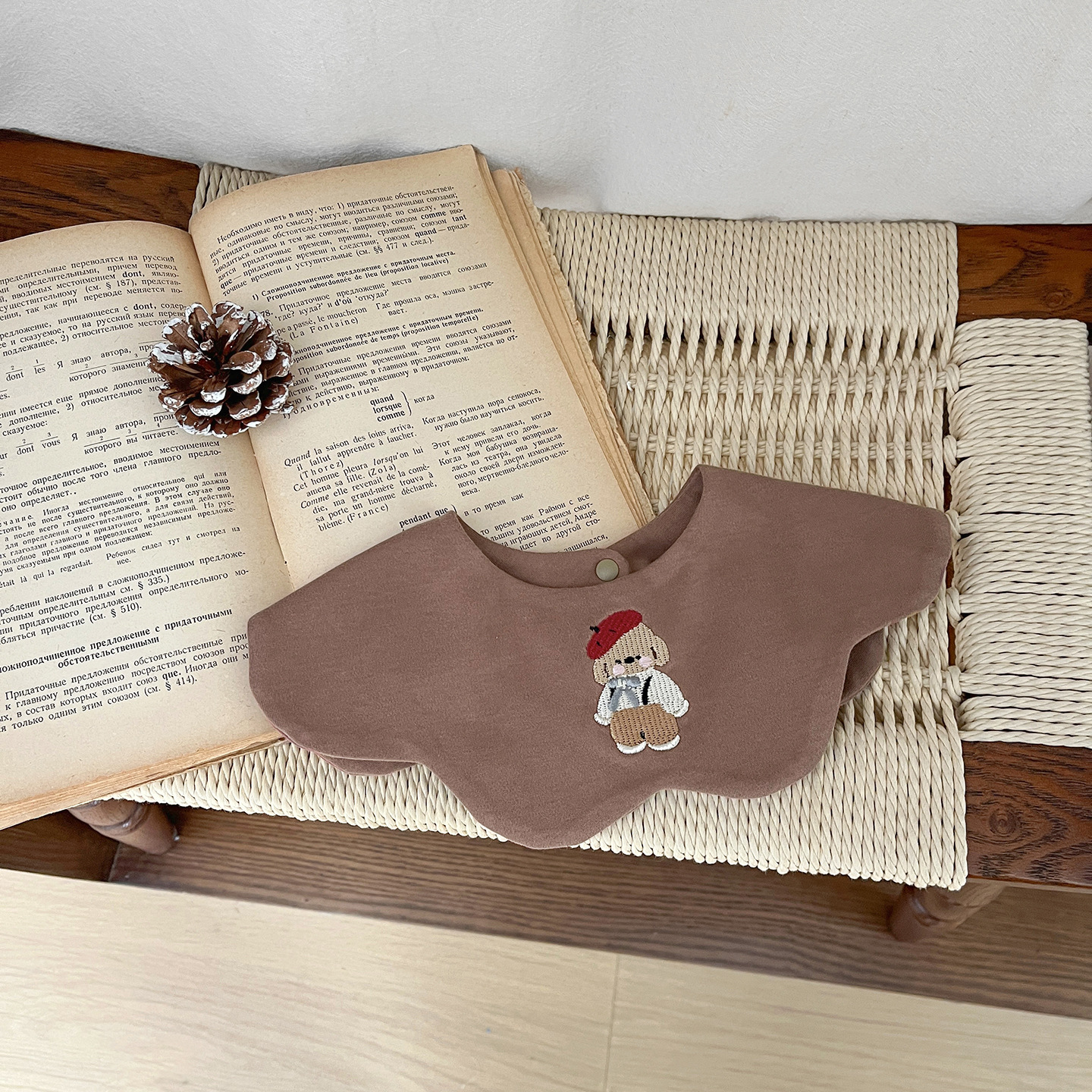 ins coreano bebés algodón toallas de saliva de dibujos animados bordados pétalos de collar de leche escupido bib para bebés de hombres y mujeres