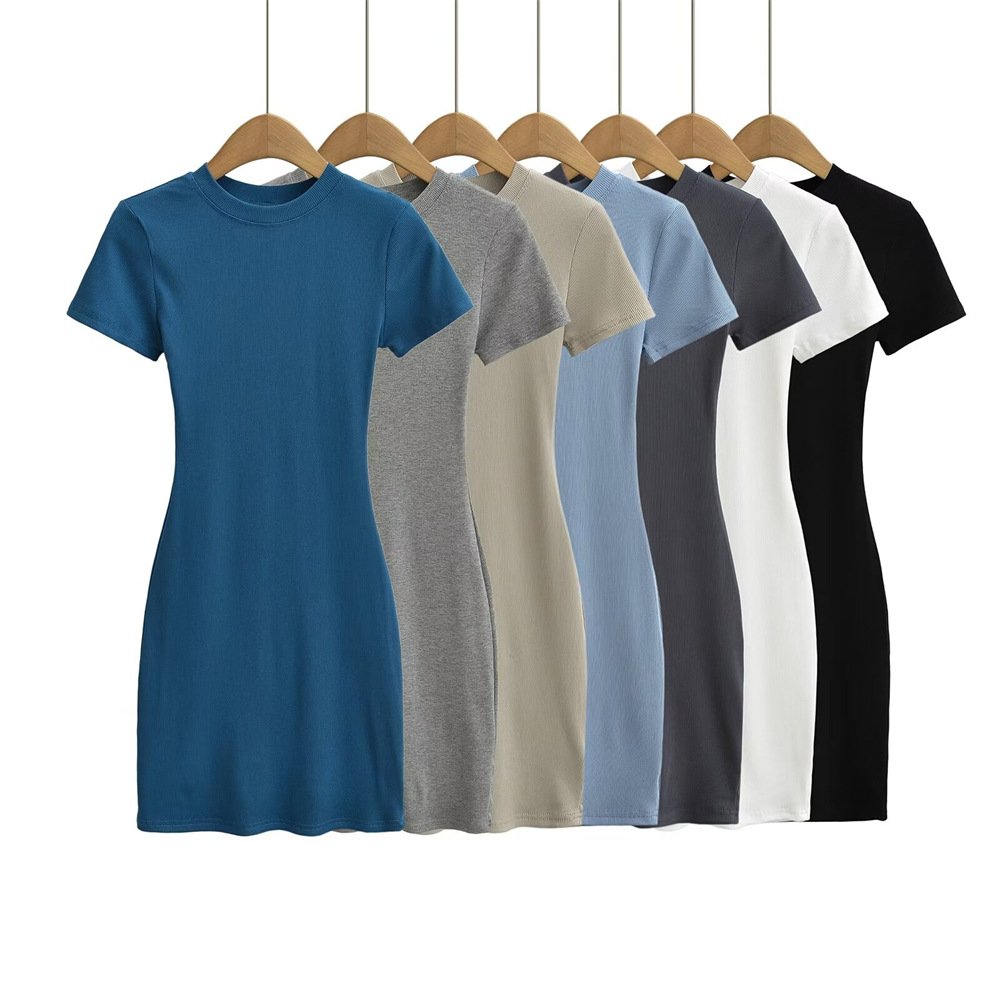 Trend summer short sleeve dress with a round collar