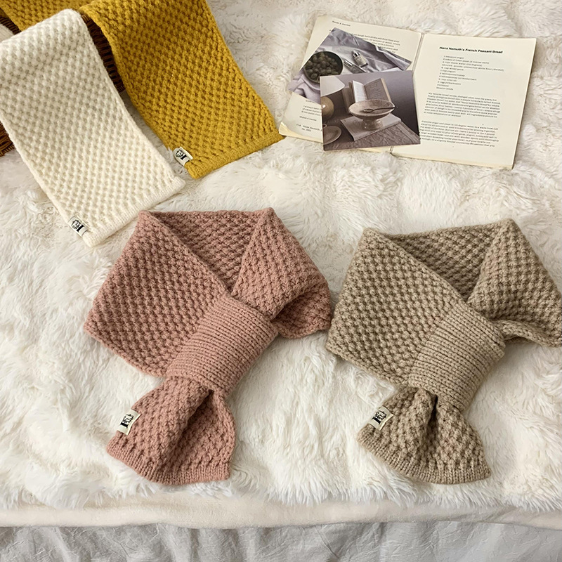 Pequeña bufandas mujeres otoño invierno nuevo estilo coreano todo el tiempo cálido color sólido bufandas rojas de red perezosas lana punto cruzado bucal