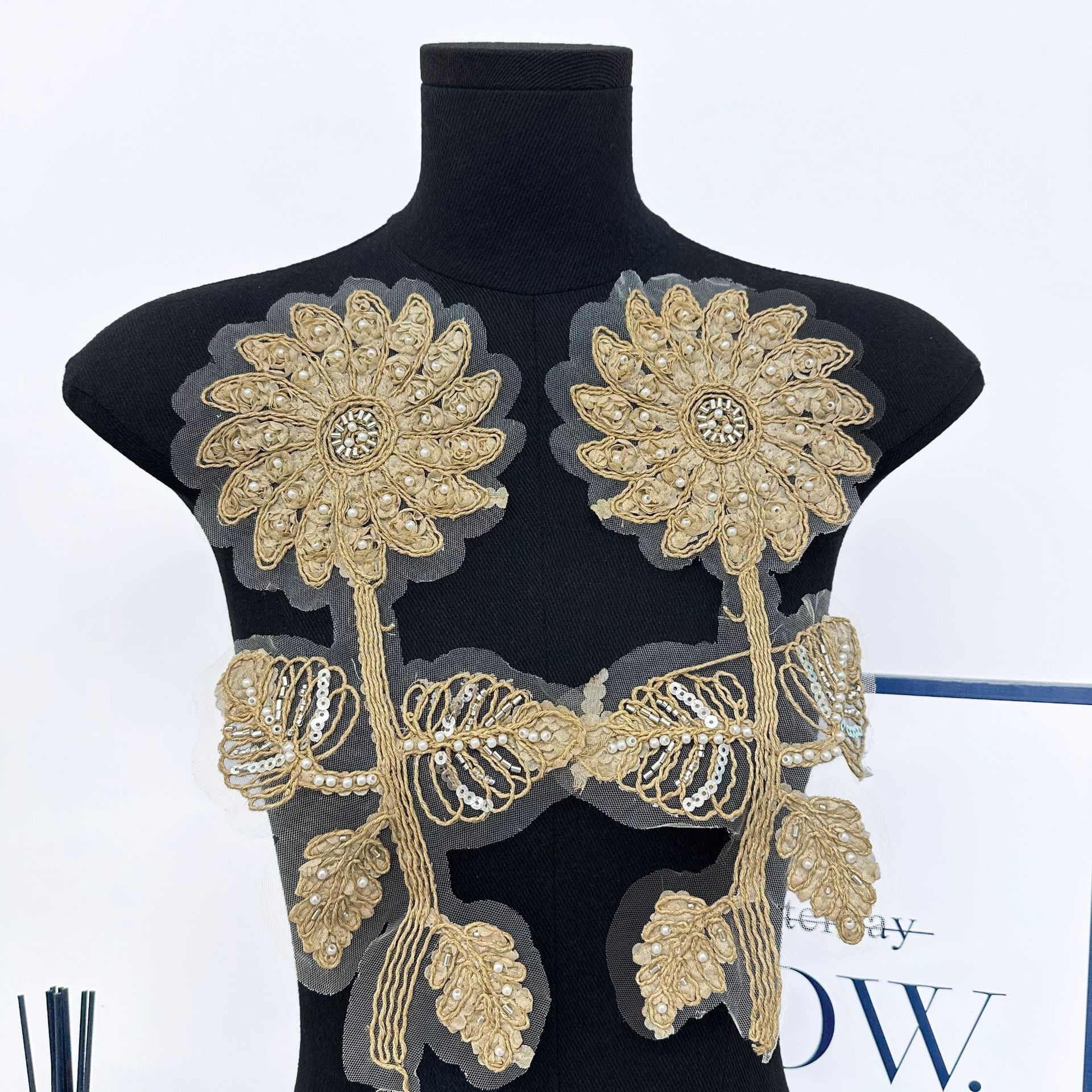 Vestido de boda cheongsam accesorios de decoración hechos a mano perlas flor parches de ropa de alta gama accesorios DIY 2026 nuevos al por mayor
