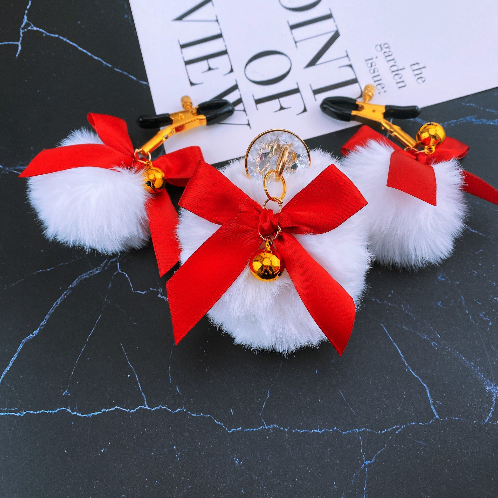 紅色蝴蝶結鈴鐺乳夾毛毛球肛塞cos尾巴情趣用品刺激奶頭擴張菊花