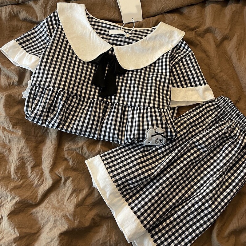 Color-Blocked Doll Collar Pajamas for Women, Rabbit-Themed Loungewear, Black Plaid Color-Blocked Short-Sleeve and Shorts Two-Piece Set Color-Blocked Doll Collar Pajamas for Women, Rabbit-Themed Loungewear, Black Plaid Color-Blocked Short-Sleeve and Shorts Two-Piece Set