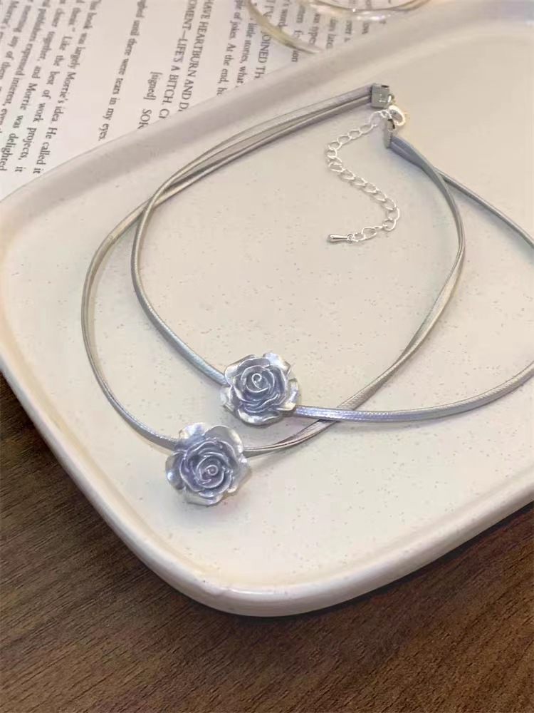 Zilvergrijze roze dubbellaagse nis, lief en cool pittig meisjessleutelbeen choker halsketting, trendy_voghion.com