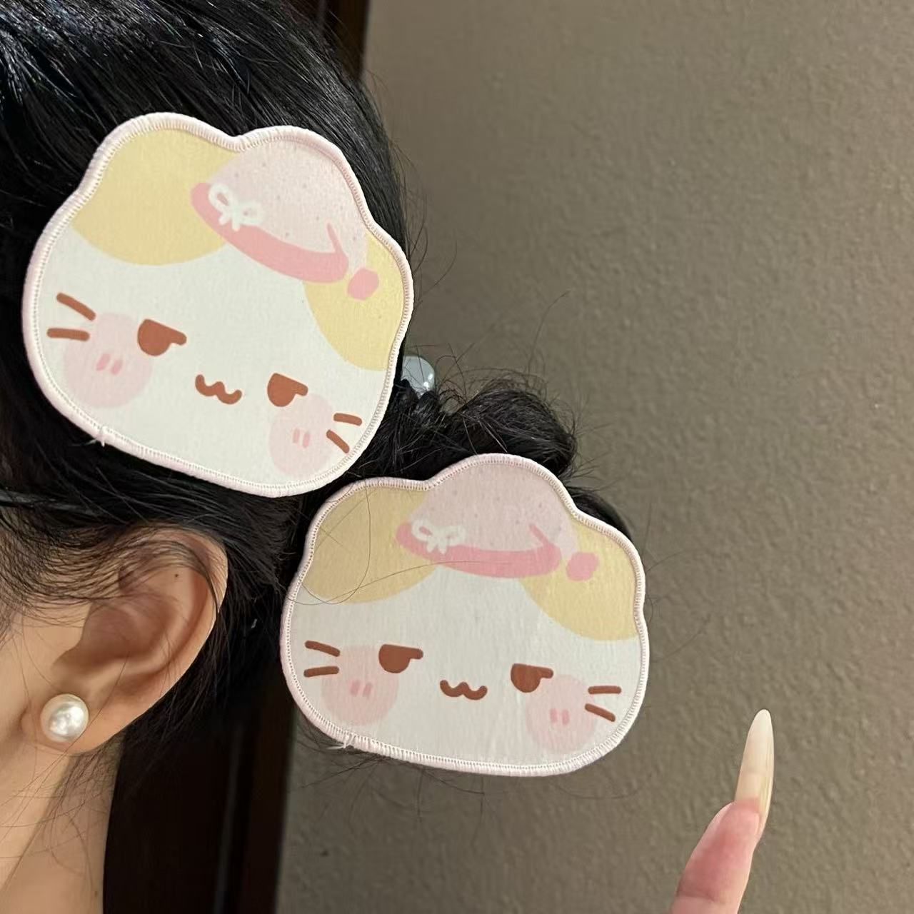 Vintage-Style Bad-Smile Cat Anime Bangs Stickers Cute Girl Marshmallow Cat Hair Clips Magic Traceless Hair Accessories