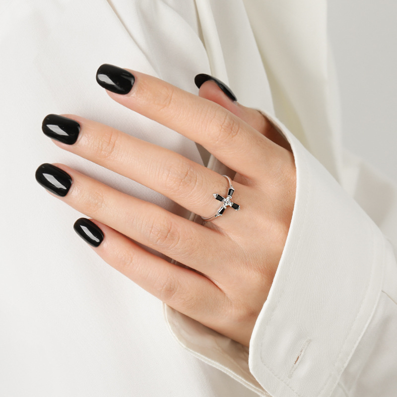 6, 8 Ring Size 1 Piece Quantity 925 Sterling Silver Zircon Cross Rings