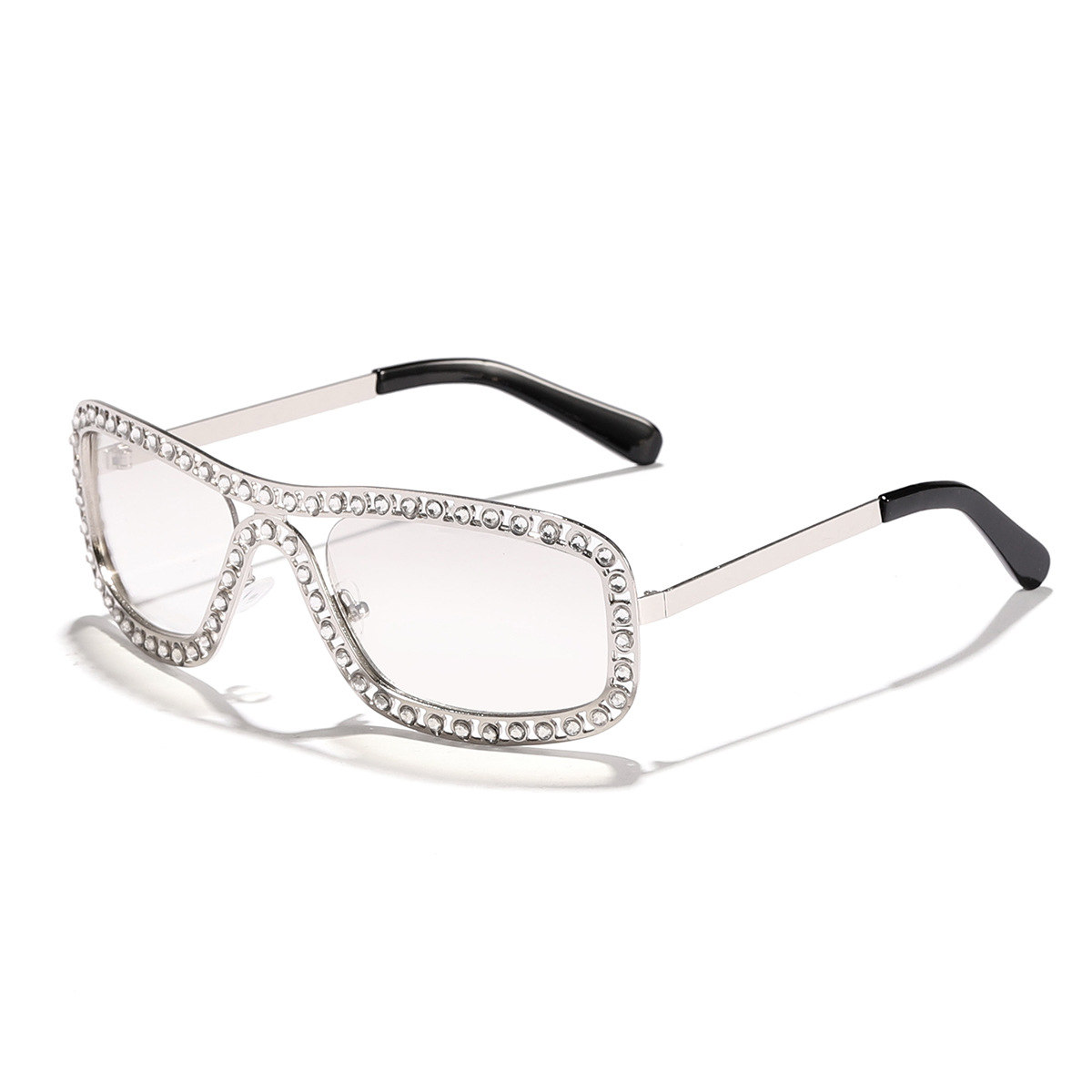 Plata de agua poco profunda con marco de plata