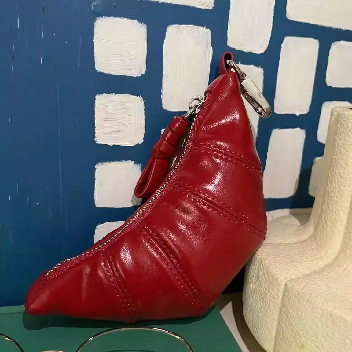 网红可颂牛角包2025小众迷你复古钥匙包百搭口红耳机包拉链零钱包