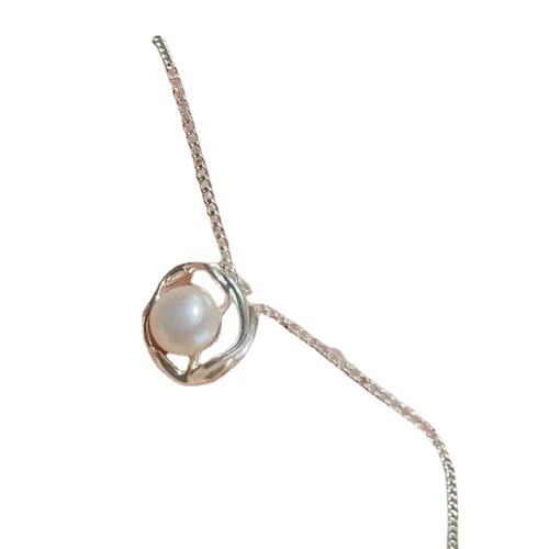 Japanese and Korean Minimalist Pearl Necklace for Women, Unique Design, High-End Geometric Pearl Titanium Steel Necklace Accessory for Wholesale