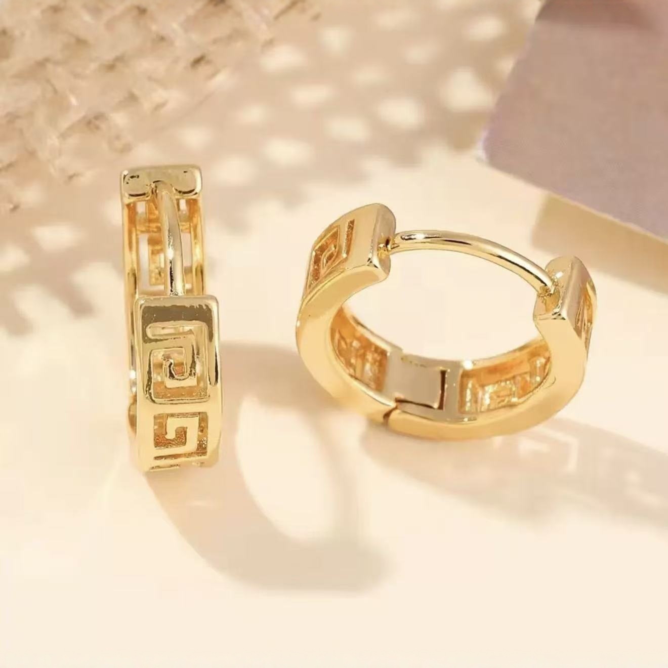 retro golden geometric fashionable universal earrings
