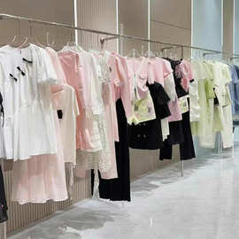殴时力5+品牌撤柜25年夏季时髦直播实体店吸粉自带流量走份尾货