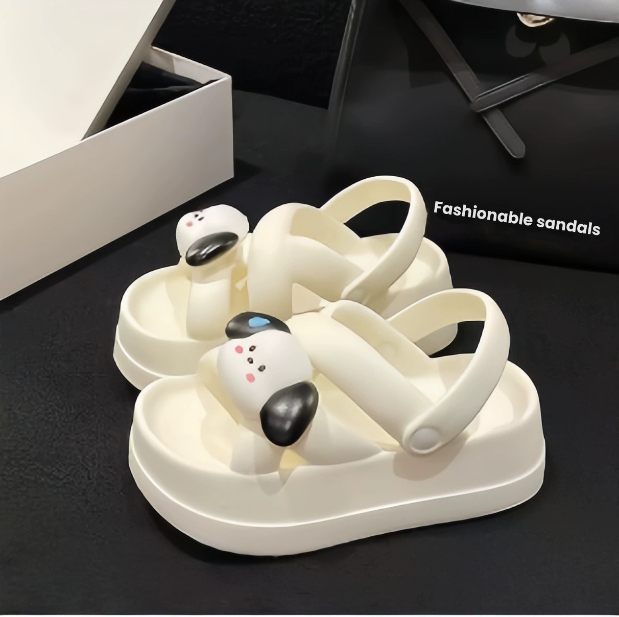 Трансграничное увеличение моды толстое дно, чтобы наступить на фекалии, тапочки, дамы носят летом 2024 новый Veva пляжный холодный шпагат оптом