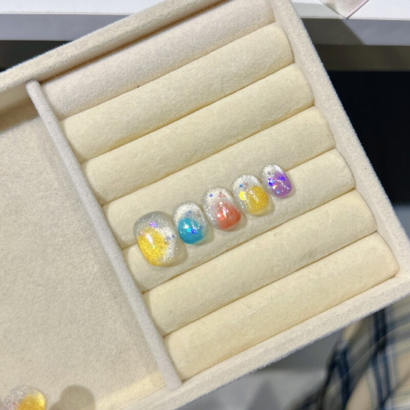 Colorful Her - [Sea Salt Sparkling Water] Full Rhinestone Cat Eye Handmade Wearable Nail Tips Cute Short Nail Stickers