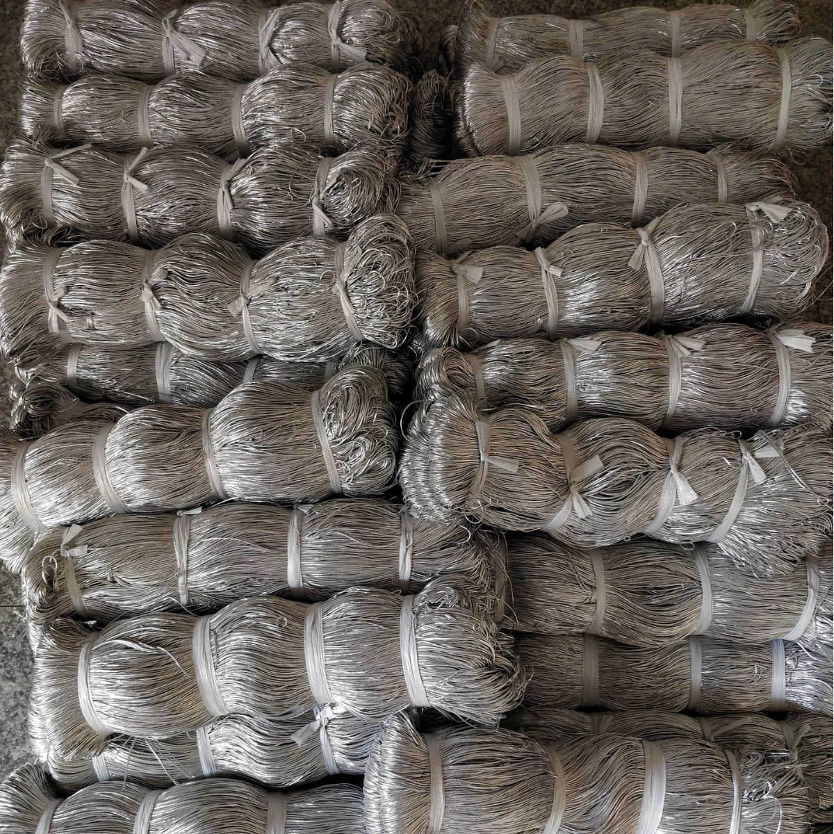 编织各种彩色银线带扁金线编成条形带礼盒彩纸盒捆扎包装装饰