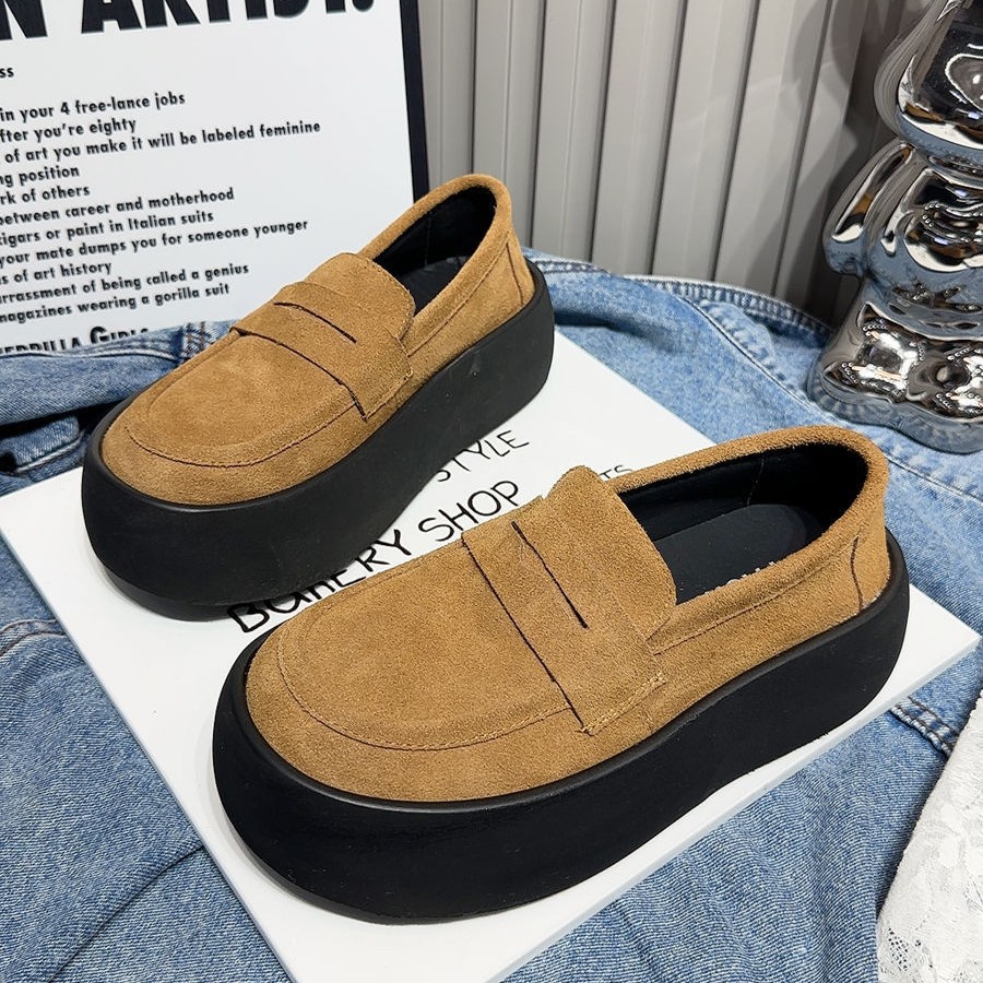 핫 로퍼 2024 새로운 캐주얼 신발 편안한 패션 올 매치 슬리밍 울트라 라이트 두꺼운 바닥 여성 올 매치 트렌디 신발