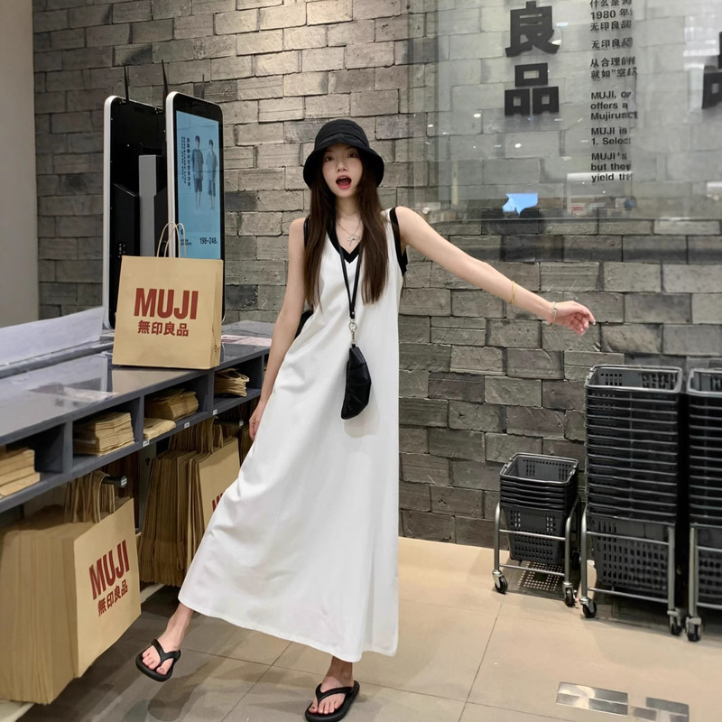 Plus-Size Loose Slimming Sleeveless V-Neck Korean Style Elegant Mid-Length Dress for Women with a Unique Design Tank Dress