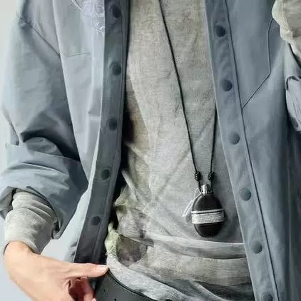 秋季新款檀木酒壶项链时尚简约百搭吊坠小众设计款酒壶长项链女