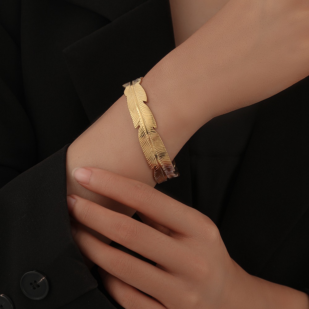 12g Weight Bangle Classification 1 Piece Quantity Daily Occasion Stainless Steel Material Geometric, Eye Pattern Unisex Gender Plating Design Simple Style Style Geometric Eye Stainless Steel Simple Style Bangle 73