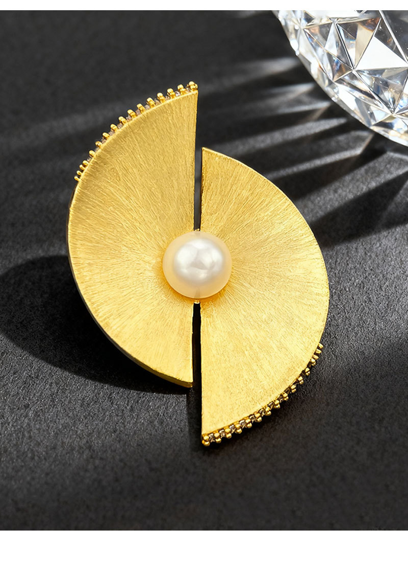 Broche éventail minimaliste brossée avec perles d'eau douce_voghion.com