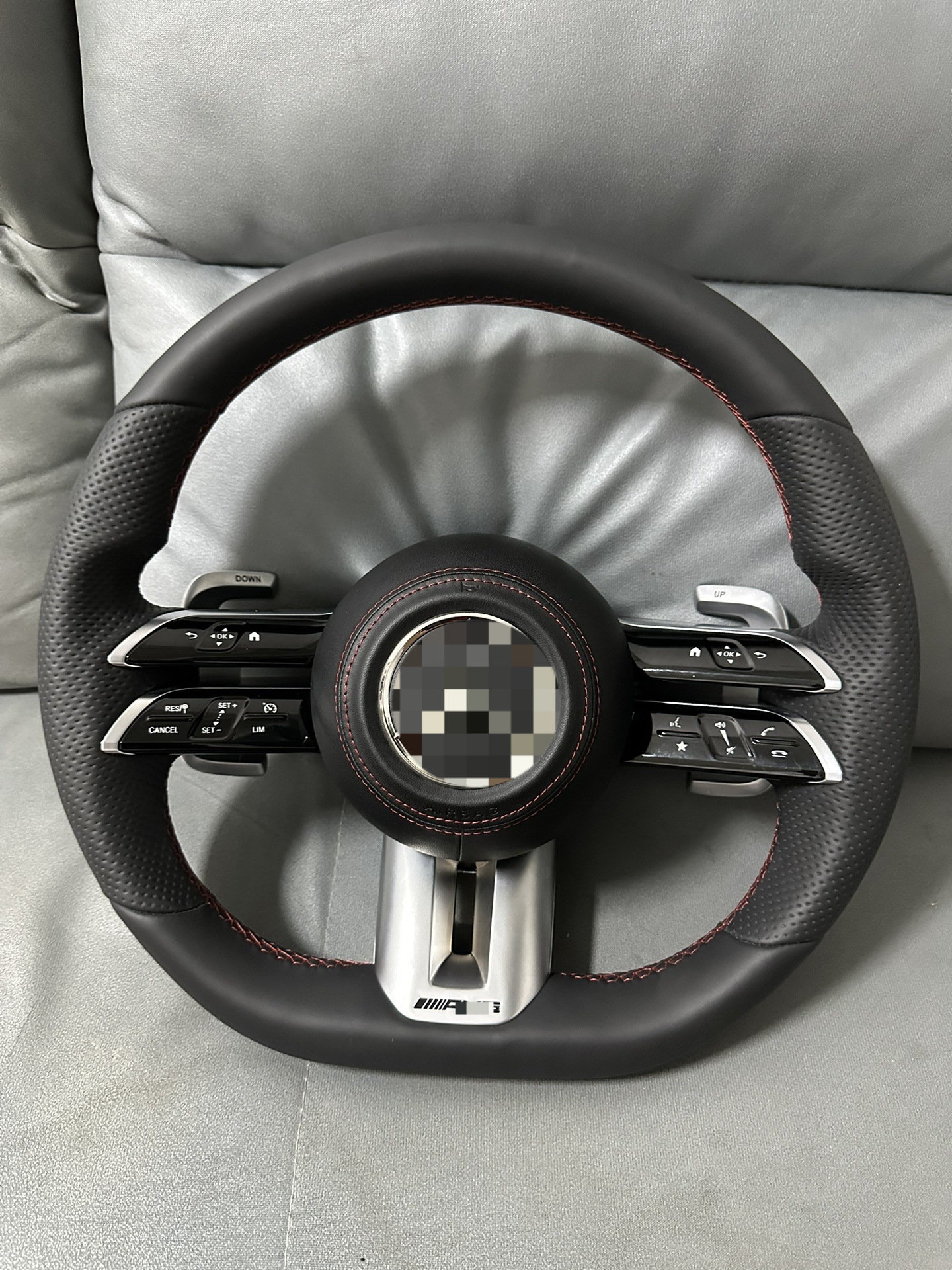 Suitable for Mercedes-Benz AMG carbon fiber steering wheel modification with cowhide, Mercedes-Benz Dragonfly model, can be upgraded and includes nationwide installation