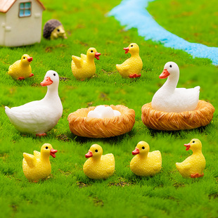 Micro-Landscape Ornaments, Simulated Duck Family, Gardening and Landscaping Resin DIY Craft Decorations, Small Ornaments, High-End