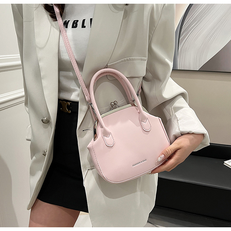 Women's Medium Pu Leather Solid Color Vintage Style Classic Style Buckle Dome Bag display picture 17