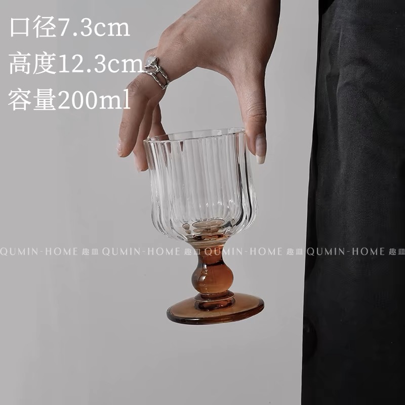 軽くて豪華な大衆のレトロな水晶の杯の高い足のグラスの高級感の牛乳の杯のウイスキーのワイングラスの水のコップ|undefined