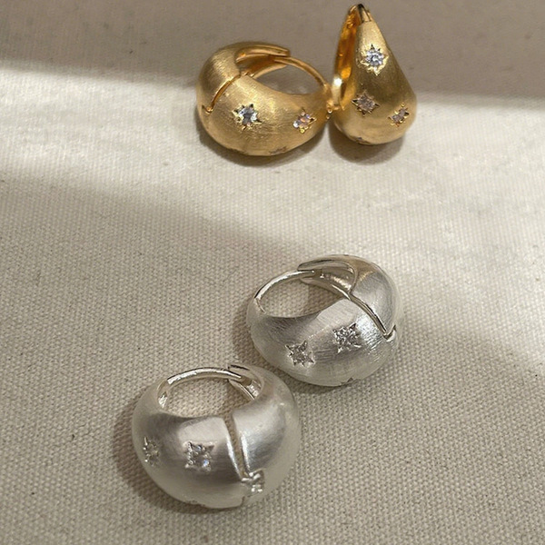Matte fashionable universal earrings with zircon