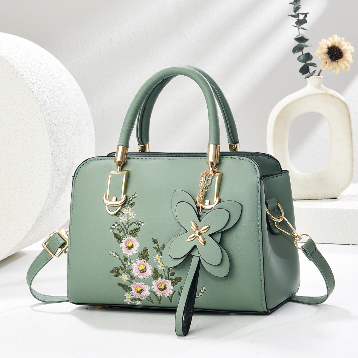 Bolso de mano bolso de madre bordado de estilo nacional bolso de mensajero de un solo hombro elegante y atmosférico