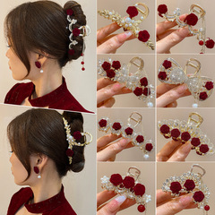 バラの花はベルベットの気質の後頭部のヘアピンの女の子のサメの金属クリップの高級感の大きいサイズの髪飾りを挟みます。