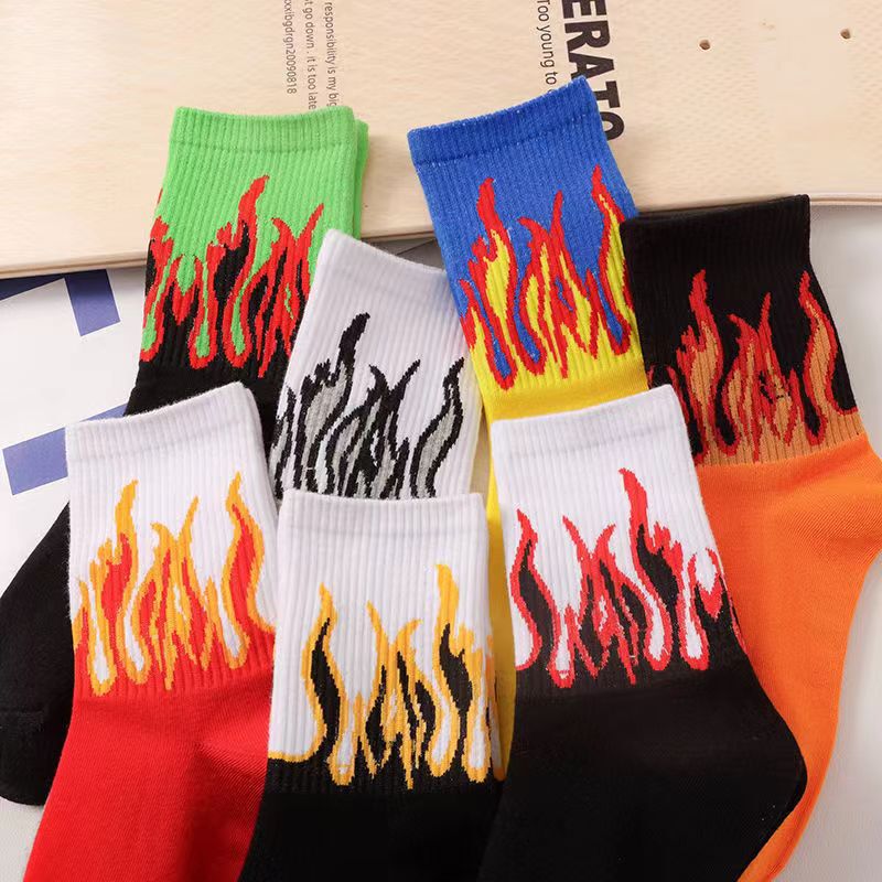 Hot Street Shooting Online Popular Brand Flame Mid-length Socks for Men and Women Couple Street Hip Hop Harajuku Skateboard Basketball Sports Socks