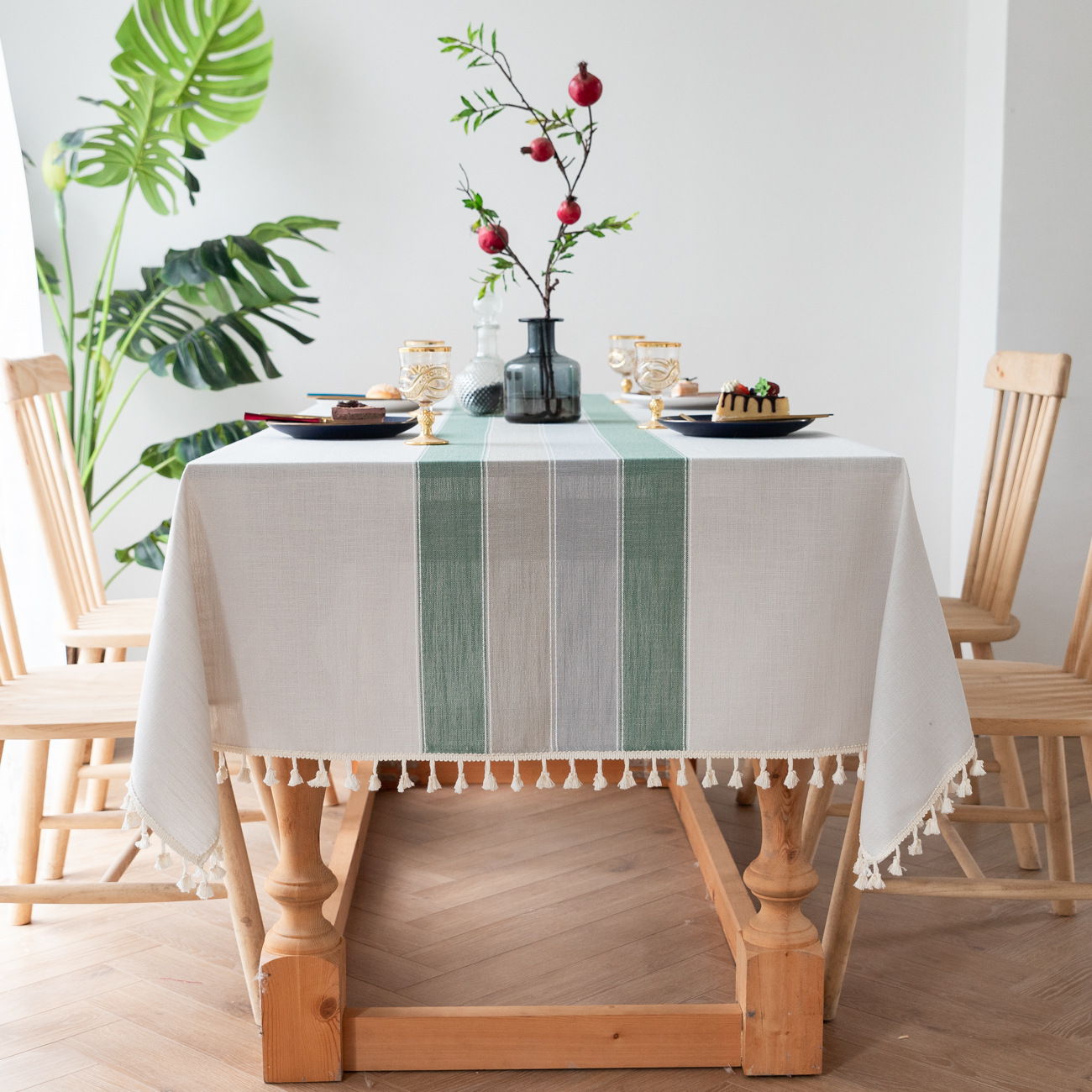 흰색 녹색 술 식탁보를 남겨주세요