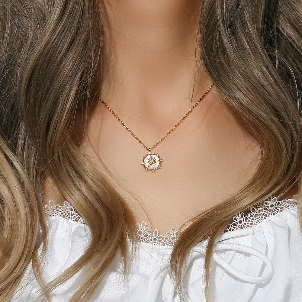 Necklace Image 12