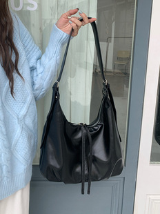 Retro demi-season underarm bag, fashionable capacious shoulder bag, South Korea