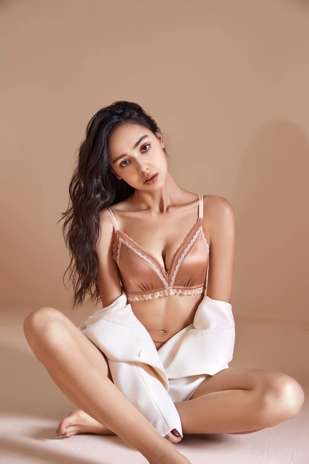 Nuevo 328 satén leche seda luz oxígeno algodón ropa interior de encaje sexy inalámbrico push up espesado sujetador