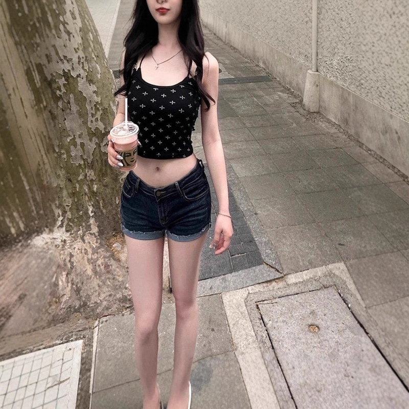 Vintage Denim Shorts for Women, Low-Waist, Slimming, 2025 New Style, Petite, Summer, A-Line, Hip-Hugging, Trendy Hot Pants