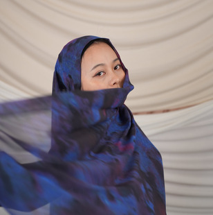 Bov silk double-sided penetration printing Silky Chiffon geometric European and American Malay Muslim headscarf