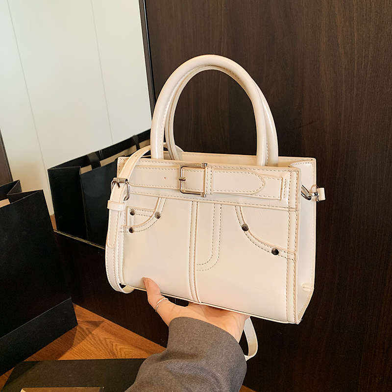 Bolso de moda coreano 2025 verano nuevo bolso femenino diseño de nicho bolso de hombro transmisión en vivo del mismo estilo bolso de mensajero marea