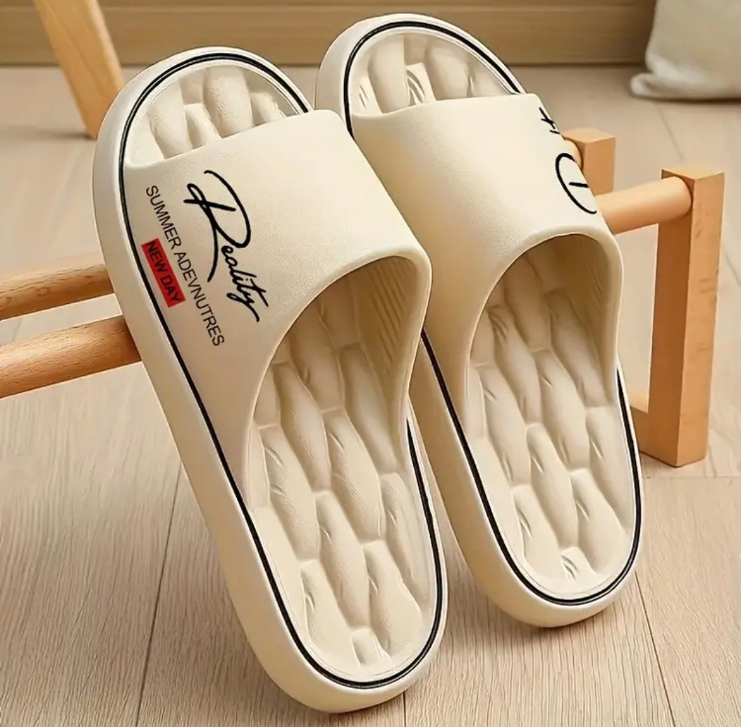Nuevo 2026 sensación de mierda zapatillas de mujer verano antideslizante en el hogar impresión de fondo grueso zapatillas de hombre
