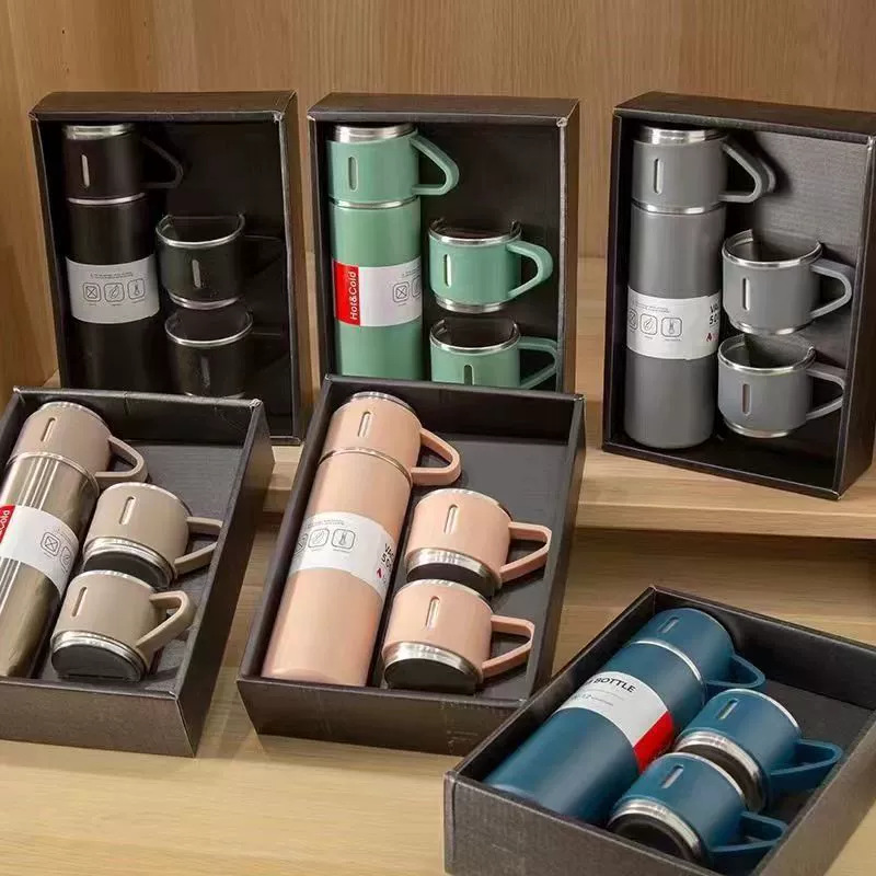 Nuevo juego de tazas de aislamiento de acero inoxidable caja de regalo de gran capacidad una taza de tres cubiertas taza de agua portátil regalo compra al por mayor