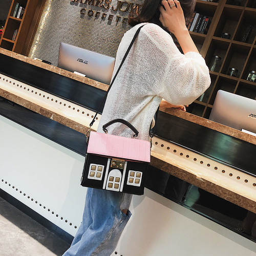 Designer Handbags for Women 2024 New Summer Korean Style Versatile Crossbody Creative House Street Personality Shoulder Bag Instagram