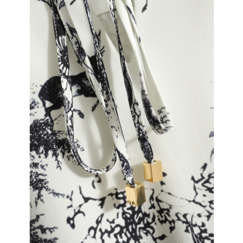 The exquisite and elegant mysterious garden pencil sketch steel pen dress with elastic crepe 23mm silk lantern sleeves